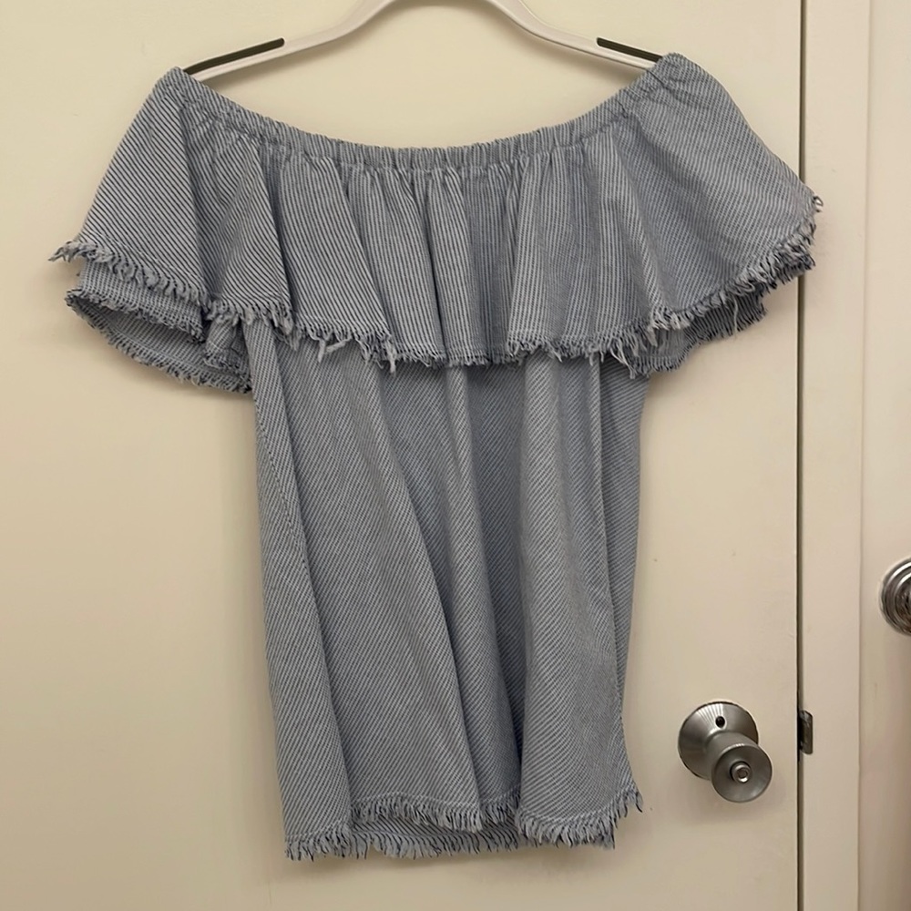 Velvet by Graham & Spencer off the shoulder top. Size Medium